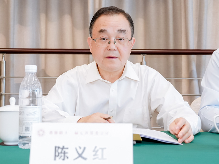 武漢鴻鐳激光董事長,省僑聯副主席陳義紅